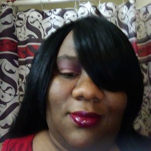 Meet your Posher, Chanel